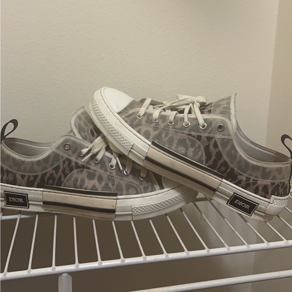 dior leopard b23